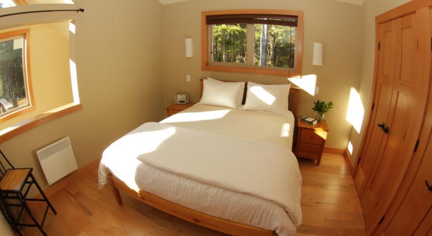 Black Bear Guesthouse Τοφίνο Δωμάτιο φωτογραφία