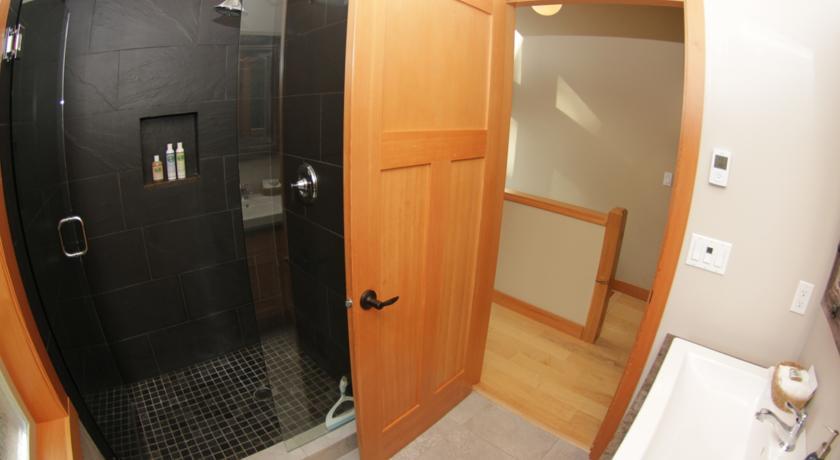 Black Bear Guesthouse Τοφίνο Δωμάτιο φωτογραφία