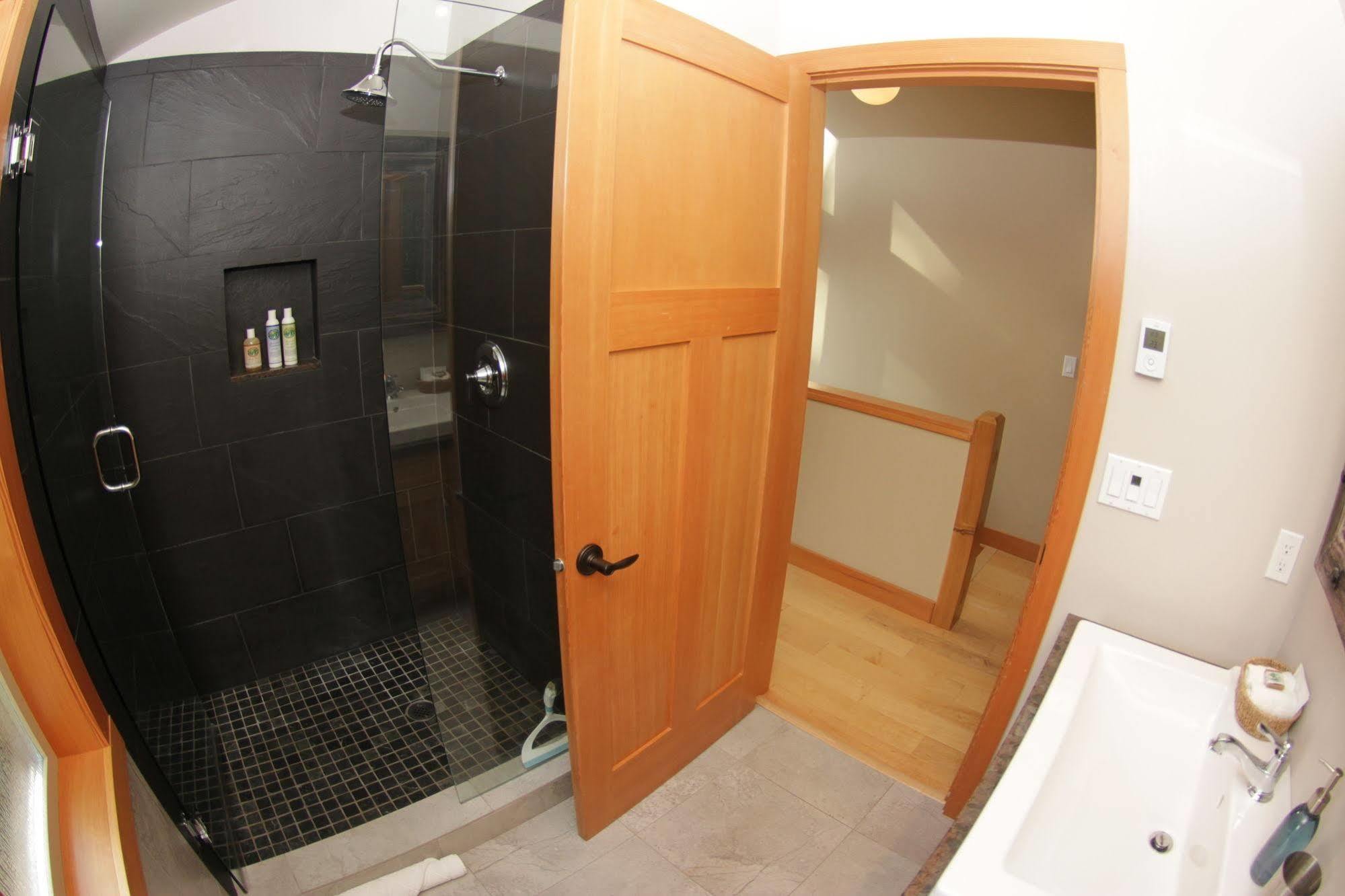 Black Bear Guesthouse Τοφίνο Εξωτερικό φωτογραφία